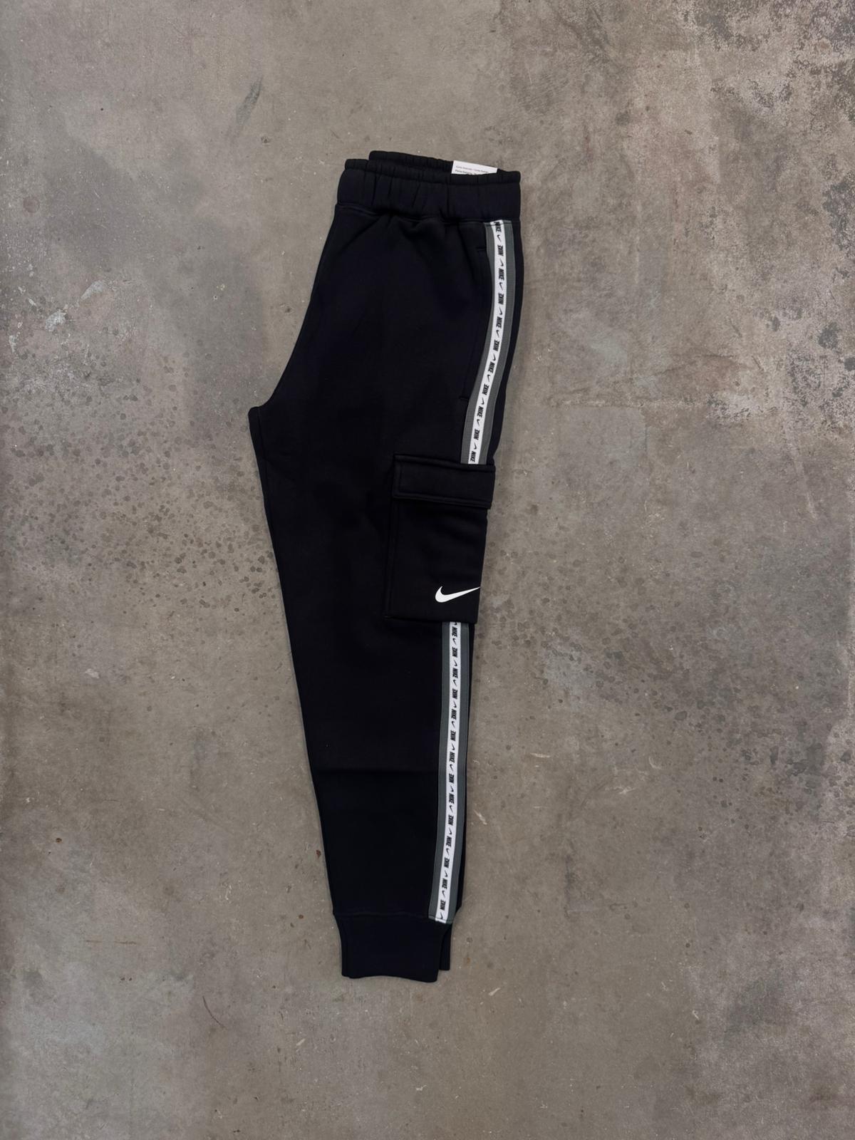 Nike Repeat Joggers - Black