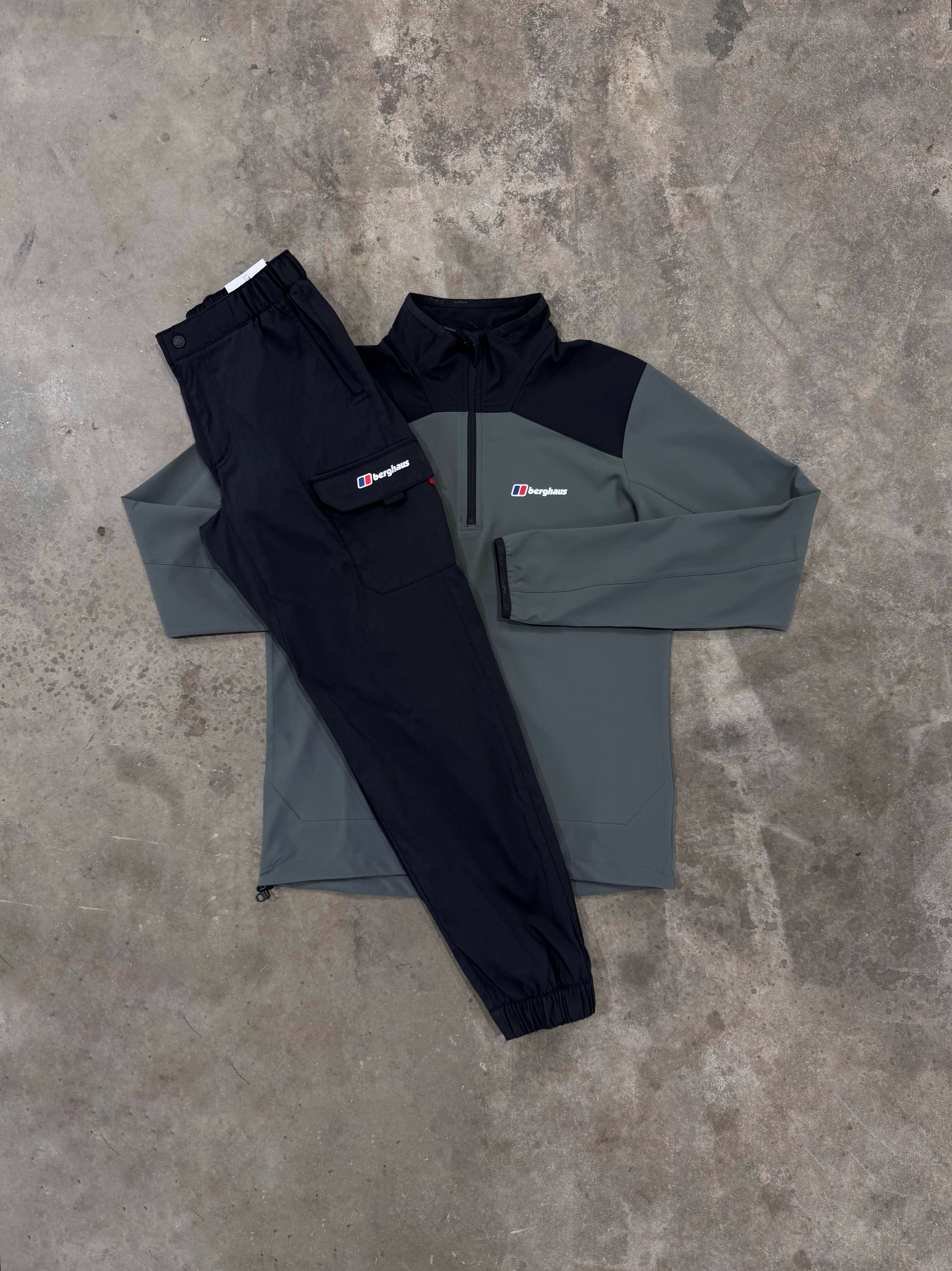 Berghaus Terrain Trek Dark Grey Set - Quarter Zip / Pant