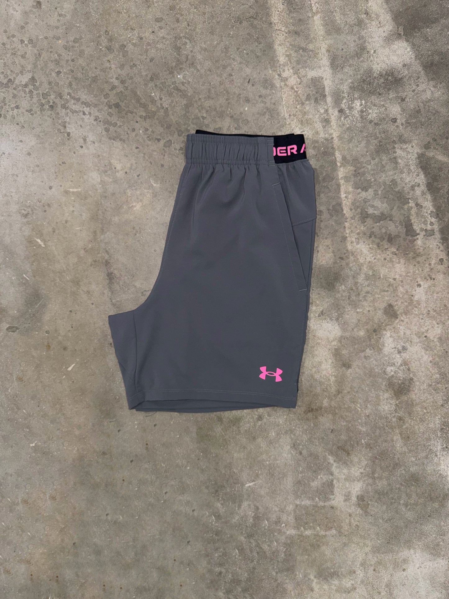 Under Armour Vanish Woven 2.0 Short - Grey / Pink