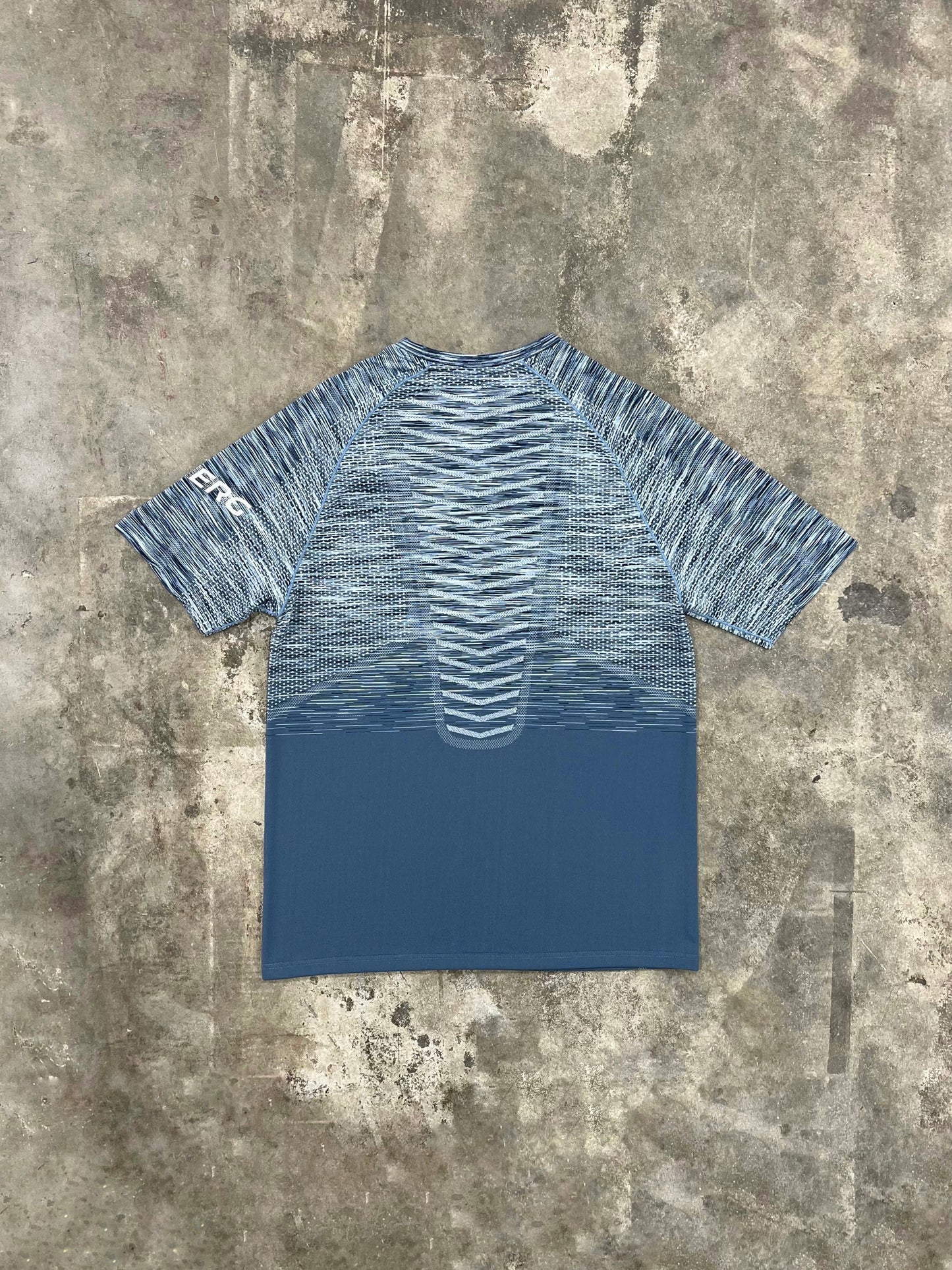 Trailberg Arc Seamless T Shirt - Breeze from DripModa