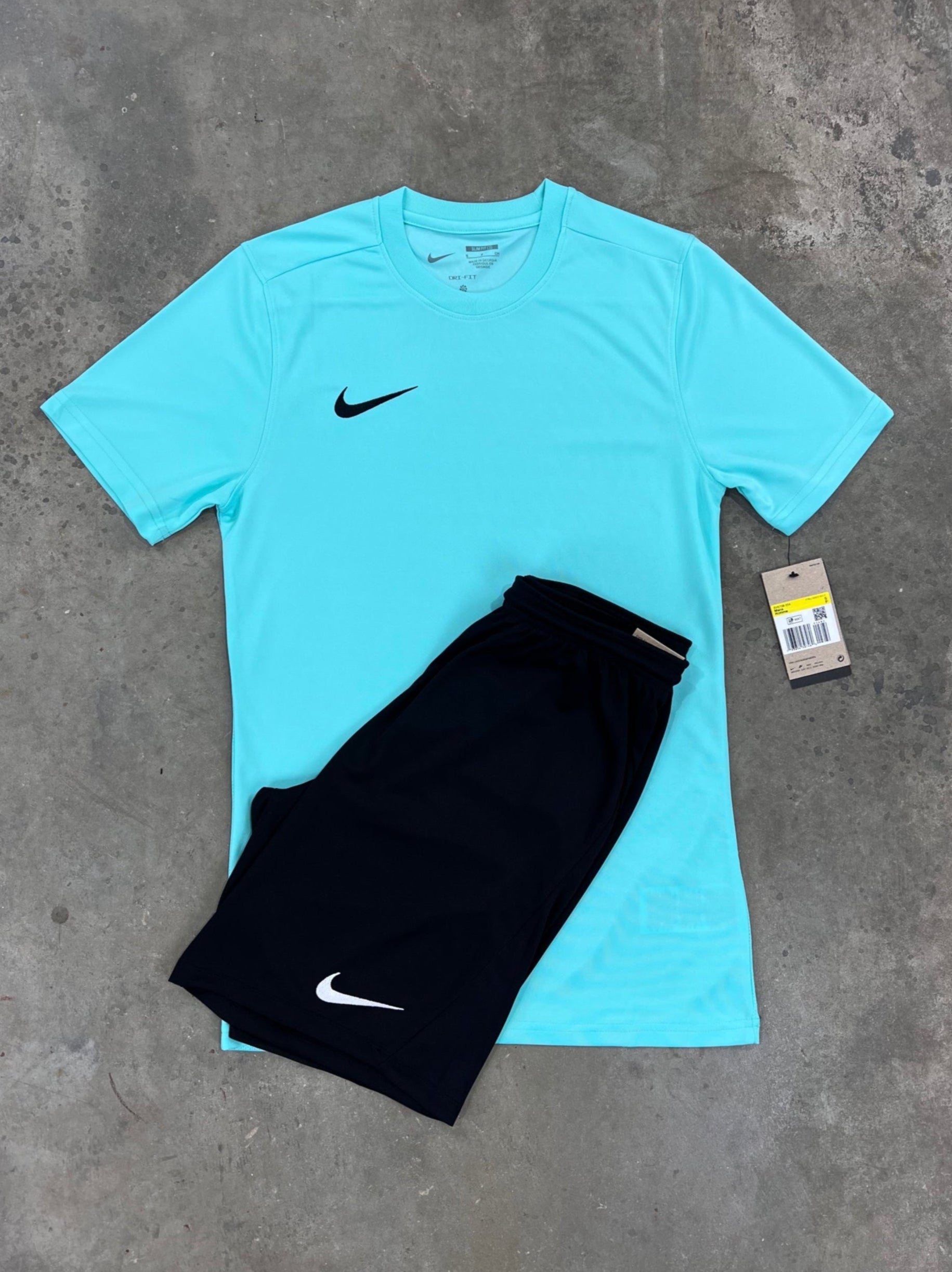 Nike Dri Fit Turquoise / Black Set - T Shirt / Shorts