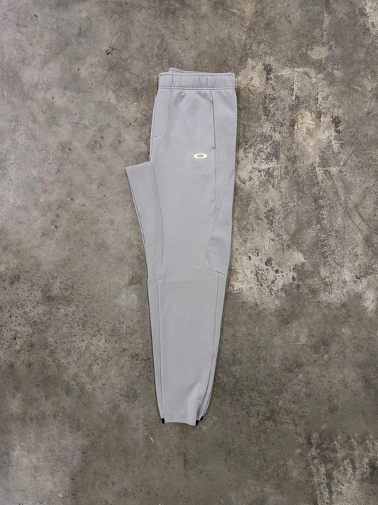 Oakley Edge Force Pant - Cement Grey from DripModa