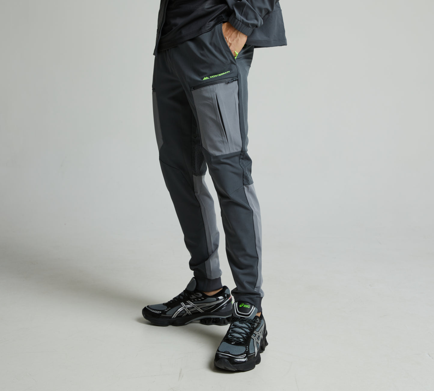 Monterrain Orbit Woven Grey 3 Piece Set - Jacket / T Shirt / Pant