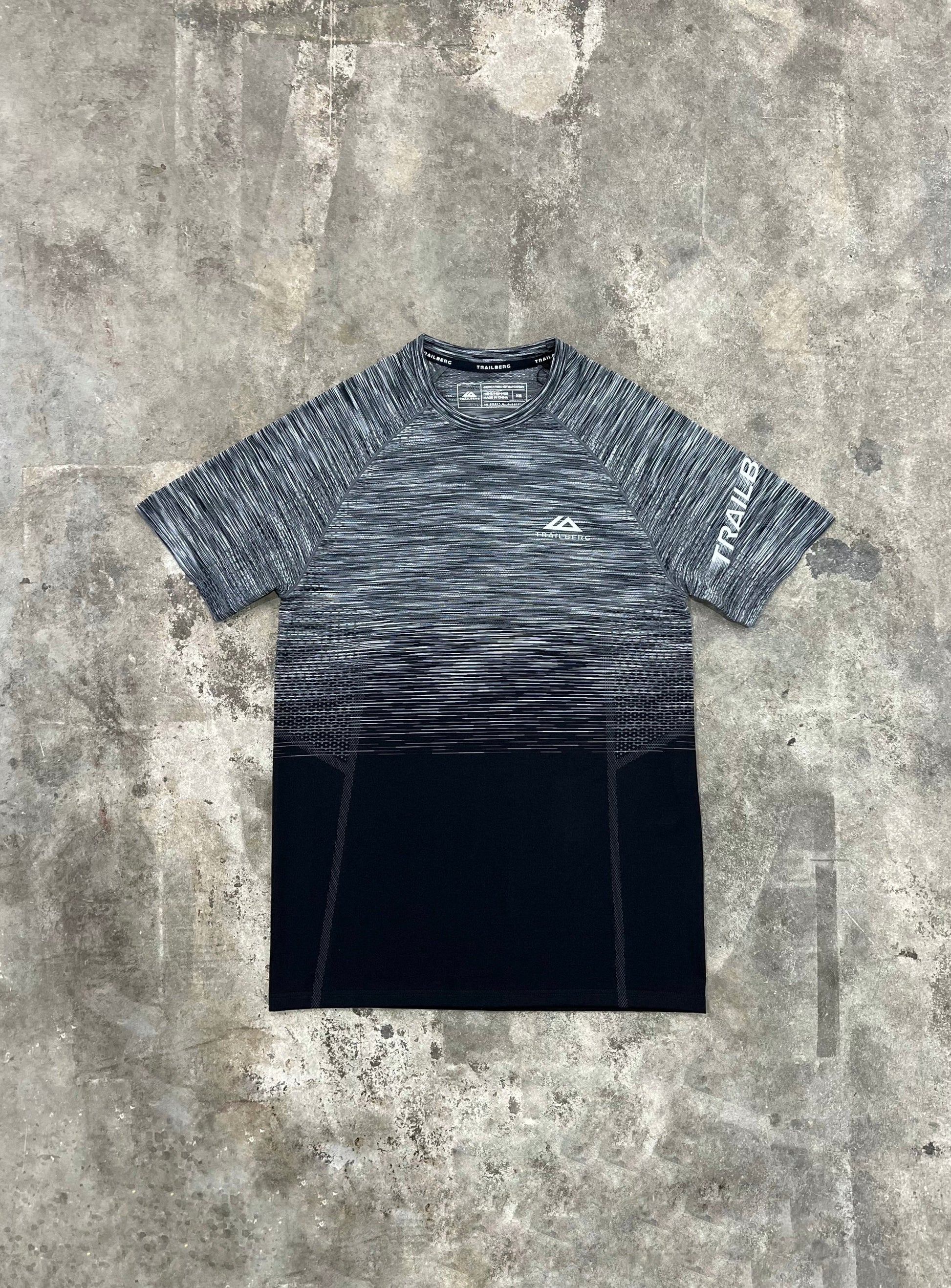 Trailberg Arc Seamless T Shirt - Black from DripModa