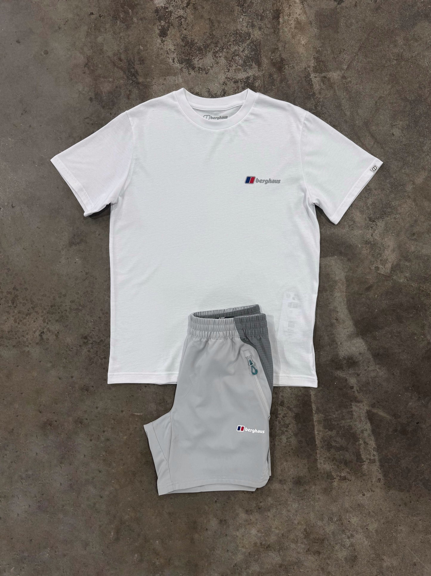 Berghaus FB Logo White Set - T Shirt / Short