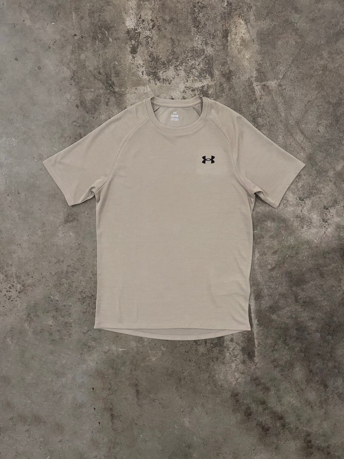 Under Armour Textured T Shirt - Timberwolf from DripModa