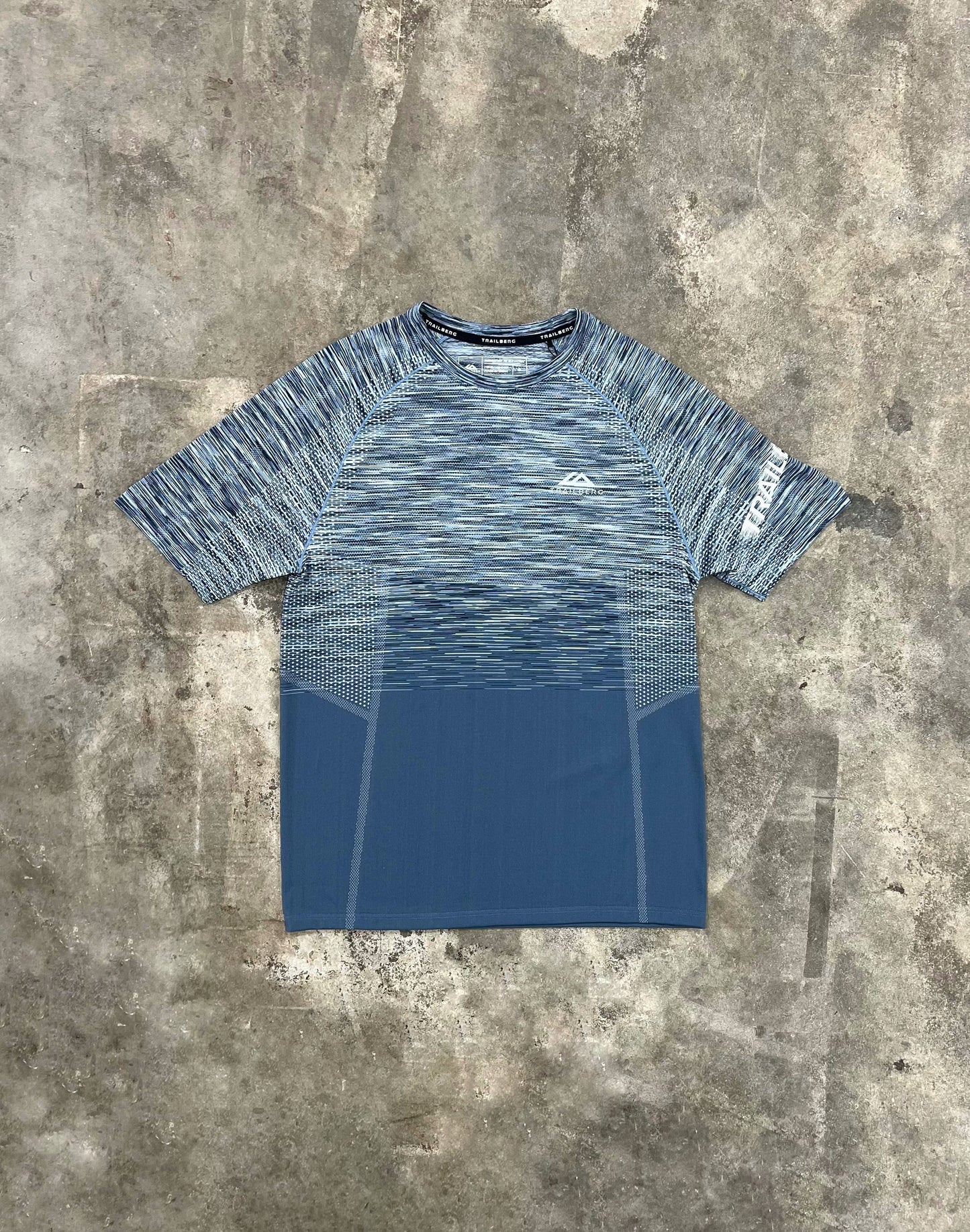 Trailberg Arc Seamless T Shirt - Breeze from DripModa